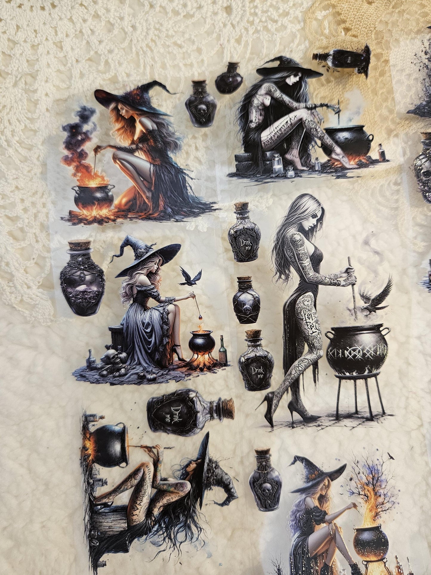 Witches, LOOP 7x100cm