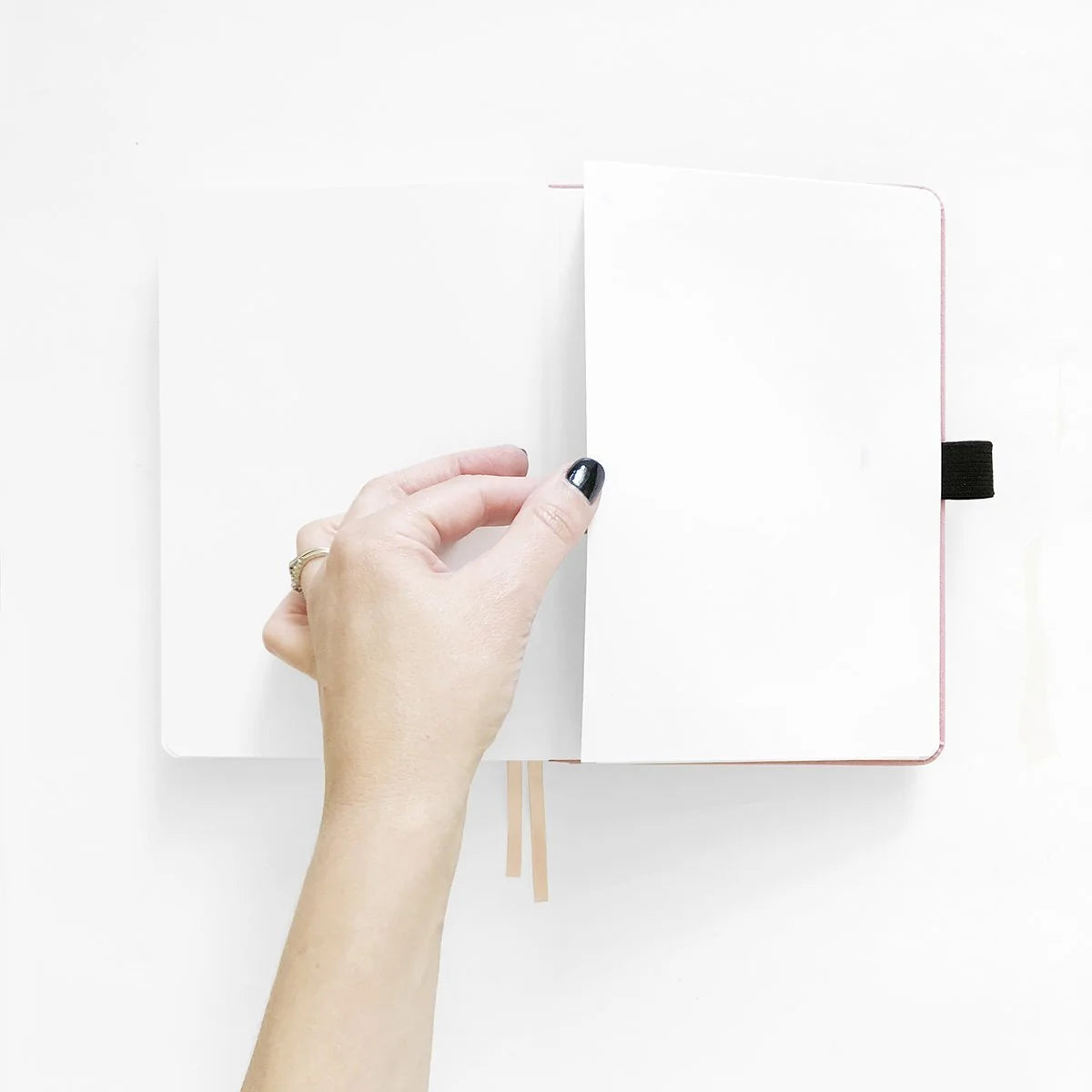 Reading Season Notebook - A5: 192 Pages / Dot Grid